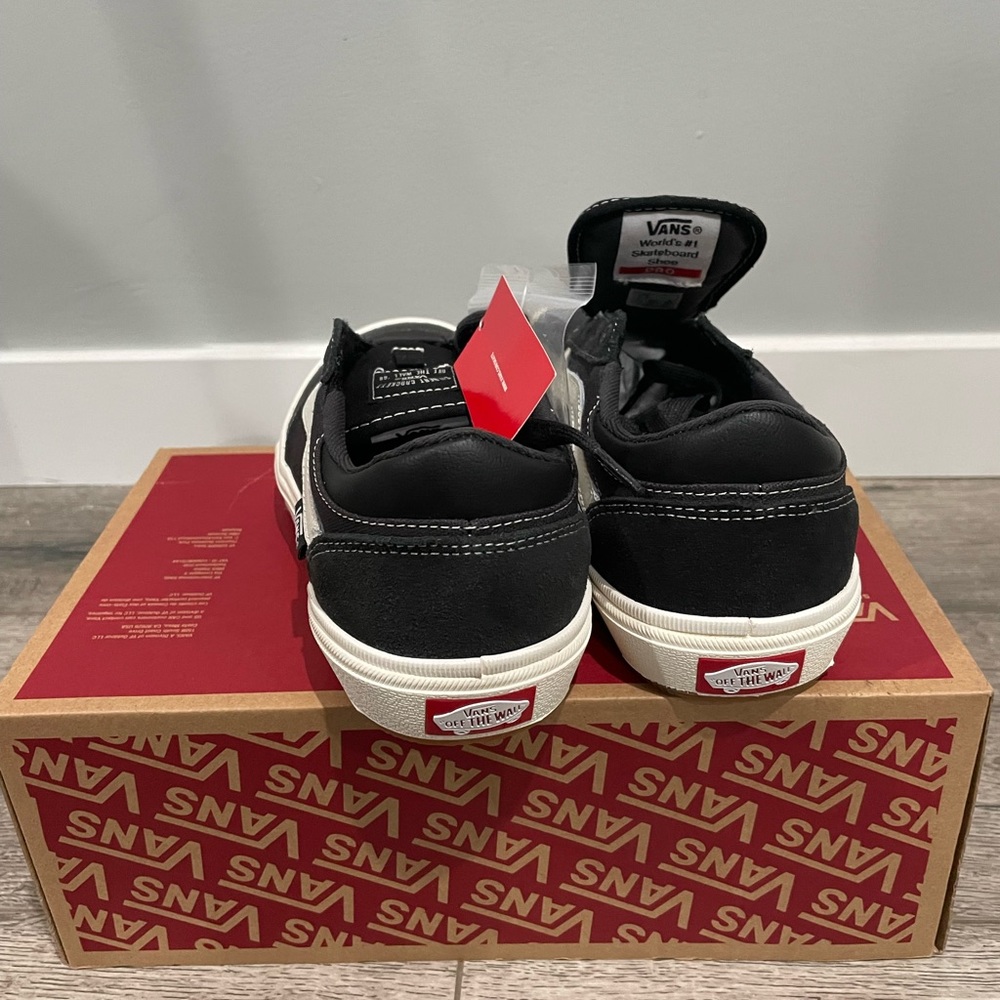 Gilbert Crockett Vans - Picture 6 of 8